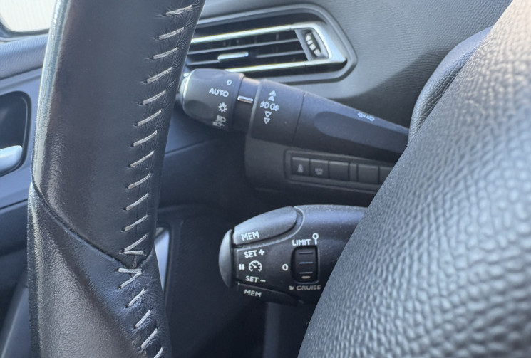 Peugeot 308 Allure 130 cv Boite Auto EAT6 * Entretien Complet Peugeot Moteur Neuf * Dashcam Av & AR