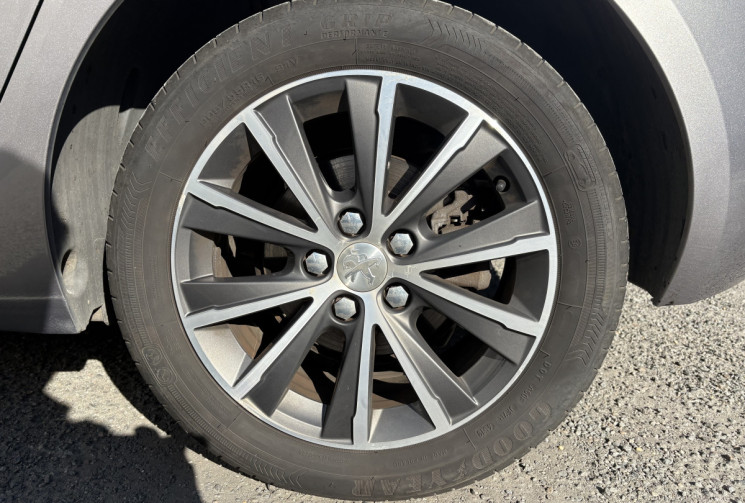 Peugeot 308 Allure 130 cv Boite Auto EAT6 * Entretien Complet Peugeot Moteur Neuf * Dashcam Av & AR