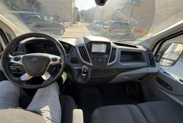 Ford Transit L2H2 2.0 EcoBlue 130cv // ATTELAGE / CARPLAY / CAMERA DE RECUL / GALERIE // PAS DE TVA