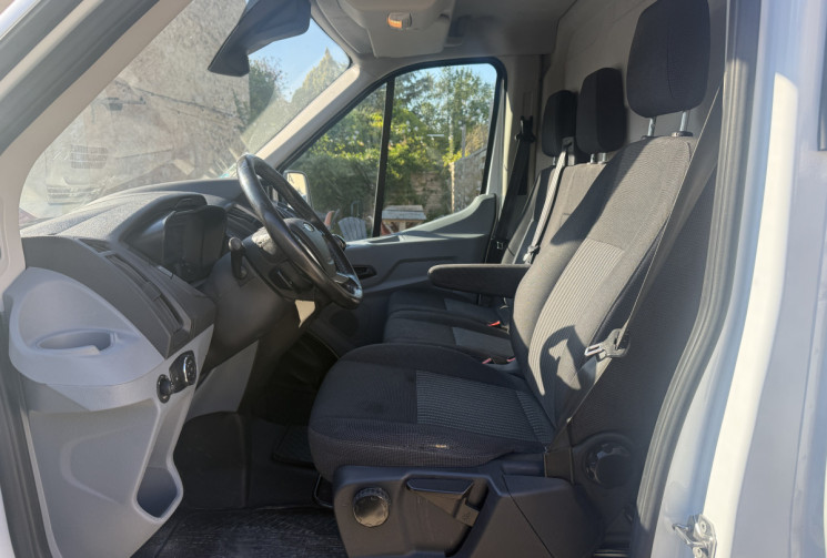 Ford Transit L2H2 2.0 EcoBlue 130cv // ATTELAGE / CARPLAY / CAMERA DE RECUL / GALERIE // PAS DE TVA