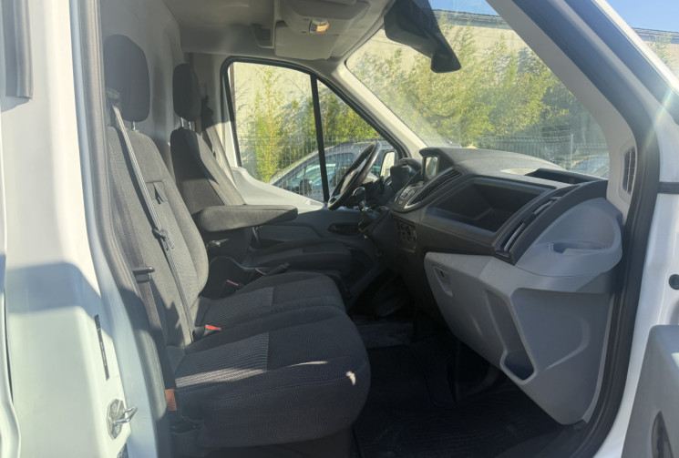 Ford Transit L2H2 2.0 EcoBlue 130cv // ATTELAGE / CARPLAY / CAMERA DE RECUL / GALERIE // PAS DE TVA