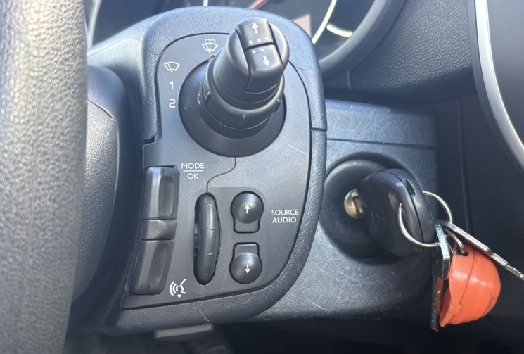 Renault Kangoo 95 cv 1.5 Blue dCi Extra R-Link * Attelage * Radars * Ecran * Très bon état