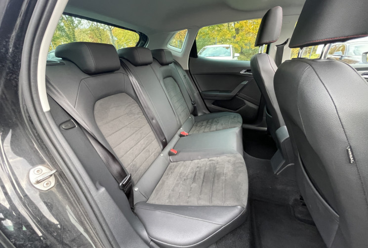 SEAT Ibiza 1.0 EcoTSI 115 ch FR/ Apple CarPlay / Toit Ouvrant/ Sièges alcantara SEAT Ibiza 1.0 EcoTSI 115 ch FR/ Apple CarPlay / Toit Ouvrant/ Sièges alcantara