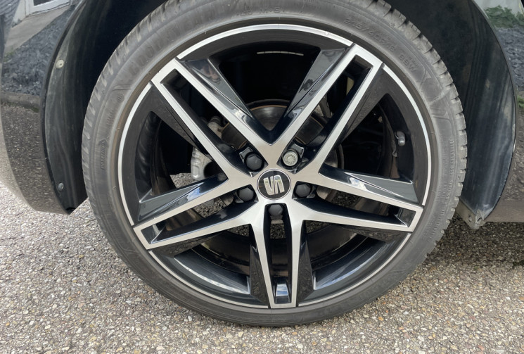 SEAT Ibiza 1.0 EcoTSI 115 ch FR/ Apple CarPlay / Toit Ouvrant/ Sièges alcantara SEAT Ibiza 1.0 EcoTSI 115 ch FR/ Apple CarPlay / Toit Ouvrant/ Sièges alcantara