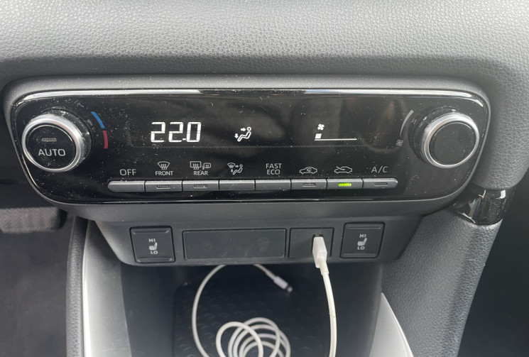 Toyota Yaris  1.5 VVTI DESIGN / BOITE AUTO / HSD Hybrid 116 / 1ERE MAIN / ENTRETIEN TOYOTA