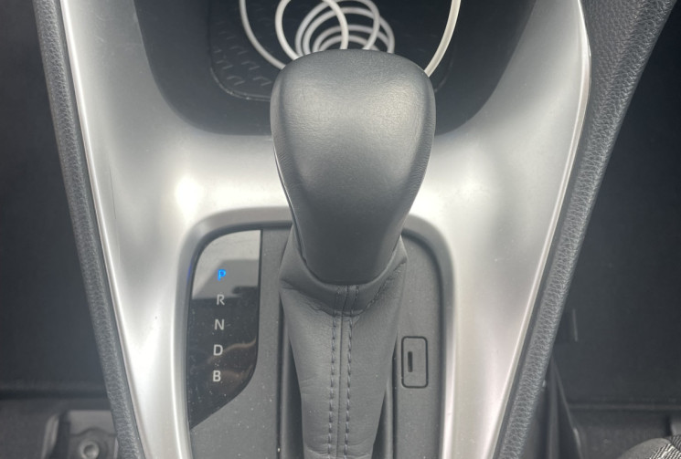 Toyota Yaris  1.5 VVTI DESIGN / BOITE AUTO / HSD Hybrid 116 / 1ERE MAIN / ENTRETIEN TOYOTA