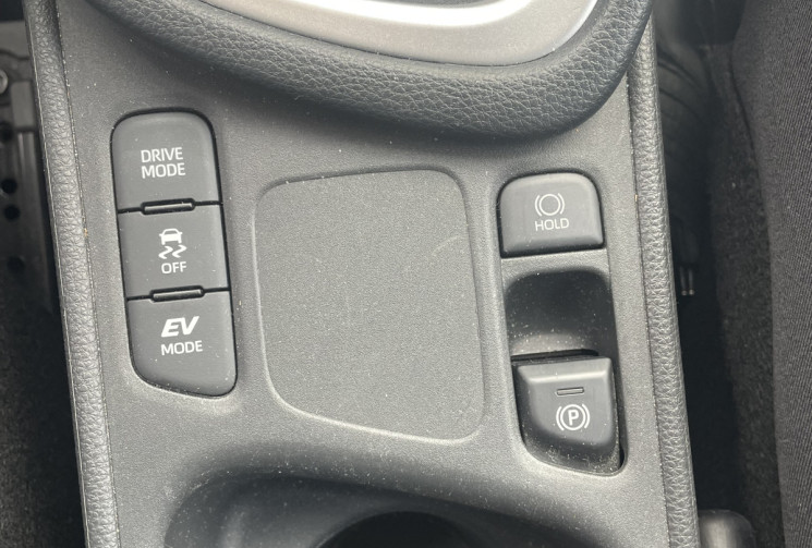 Toyota Yaris  1.5 VVTI DESIGN / BOITE AUTO / HSD Hybrid 116 / 1ERE MAIN / ENTRETIEN TOYOTA