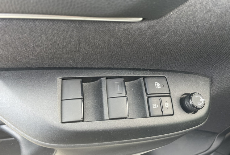 Toyota Yaris  1.5 VVTI DESIGN / BOITE AUTO / HSD Hybrid 116 / 1ERE MAIN / ENTRETIEN TOYOTA