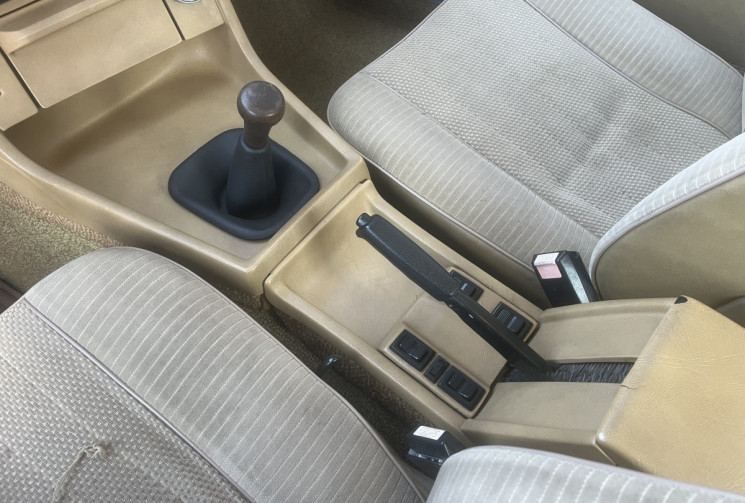 BMW SERIE 7 BMW 728 Carburateur – Édition rare de collection (1978 / immatriculée 1980)