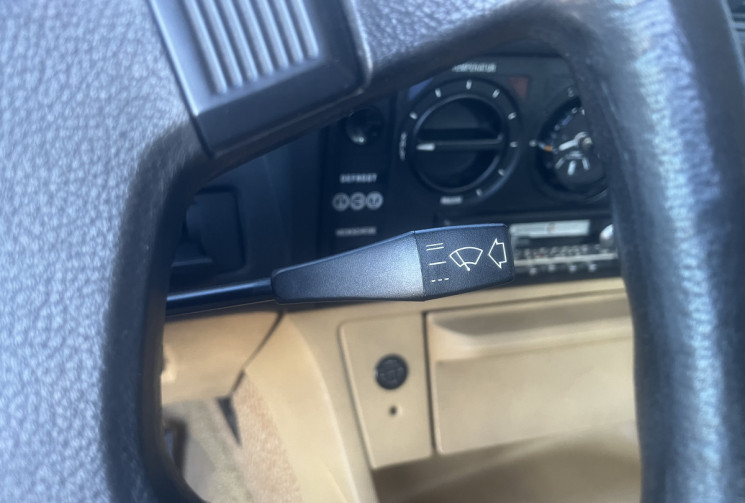 BMW SERIE 7 BMW 728 Carburateur – Édition rare de collection (1978 / immatriculée 1980)