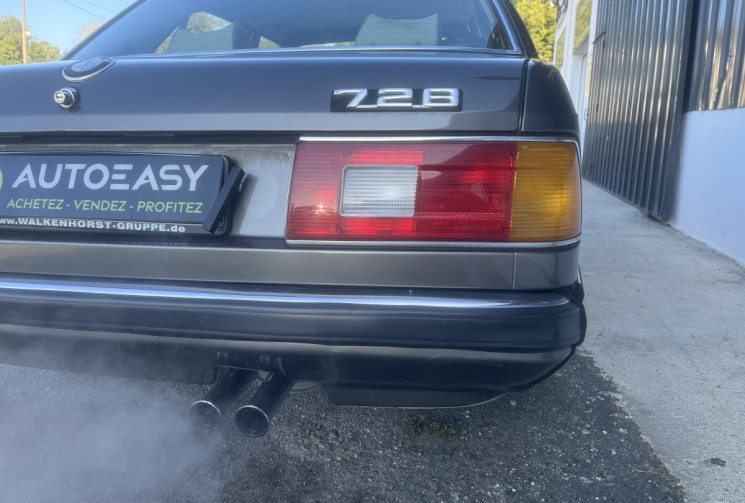 BMW SERIE 7 BMW 728 Carburateur – Édition rare de collection (1978 / immatriculée 1980)