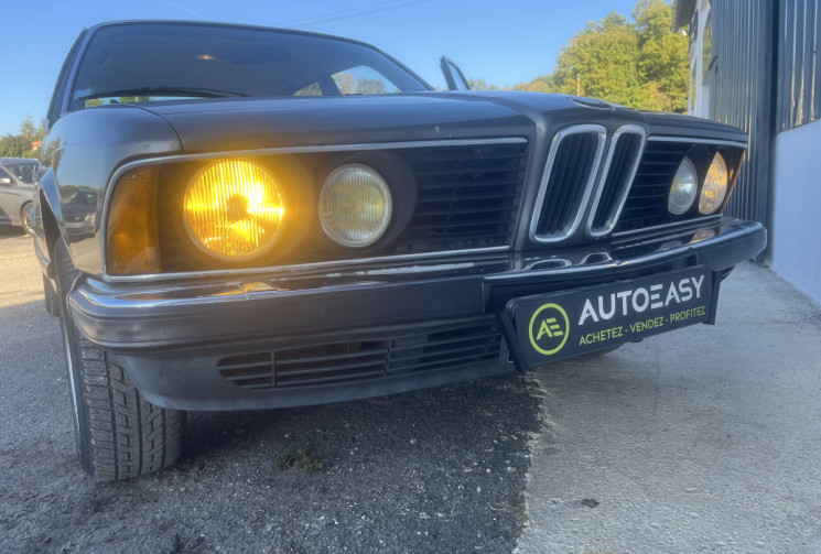 BMW SERIE 7 BMW 728 Carburateur – Édition rare de collection (1978 / immatriculée 1980)