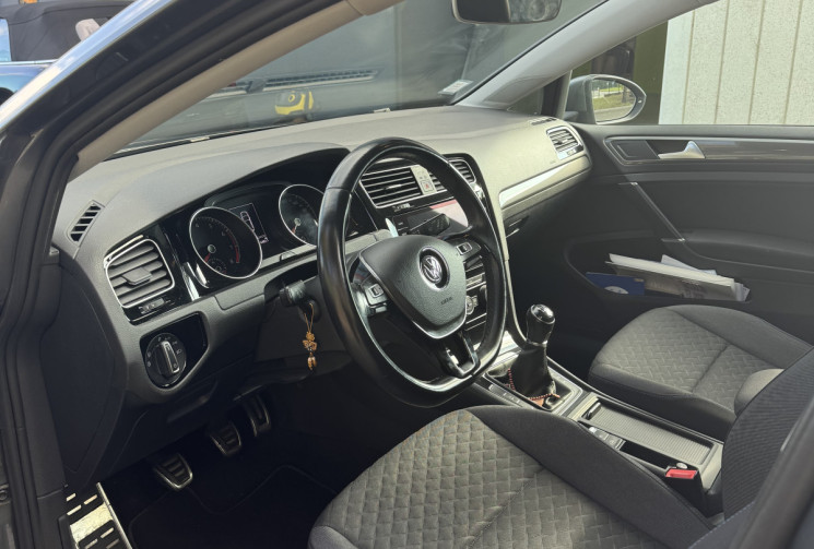 Volkswagen Golf 1.0 TSI 115 CONNECT * CarPlay / Caméra de recul / Rétro rabatable