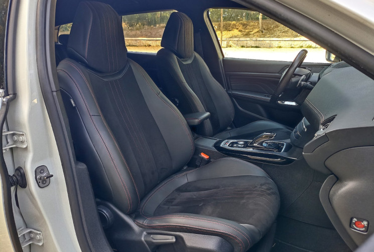 Peugeot 308 SW 1.6L 225CH - EAT8 - GT - Camera - Carplay - Chaine distrib - Gtie Peugeot