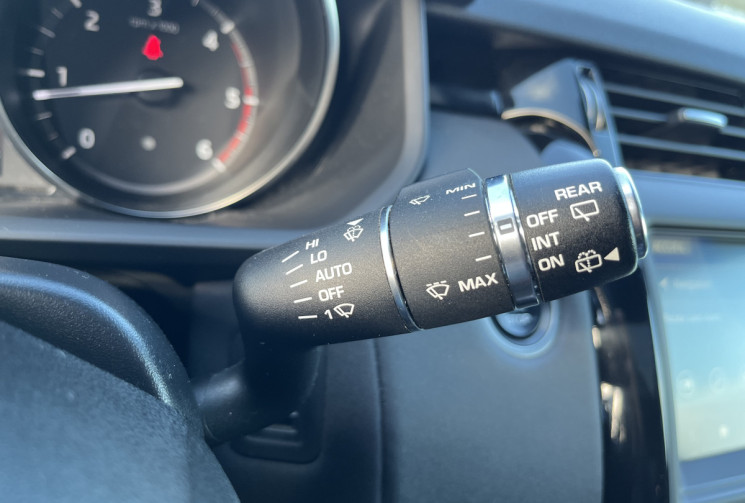Land-Rover Discovery  III (L462) 2.0 Sd4 240ch VICTORINOX