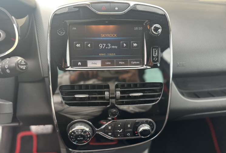 Renault Clio IV RS 1.6 16V Turbo EDC6 200 cv Boîte auto