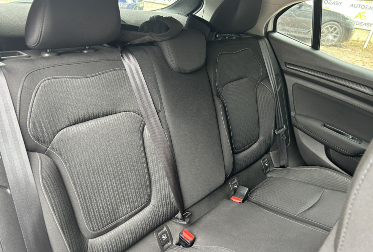 Renault Megane IV 1.3 TCe 115 Business Moteur à chaîne / Radars / Bluetooth / Climatisation