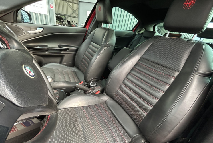 Alfa Romeo GIULIETTA 1750 TBI TURBO 235 CH QUADRIFOGLIO VERDE