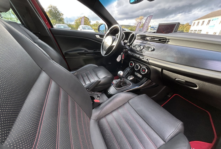 Alfa Romeo GIULIETTA 1750 TBI TURBO 235 CH QUADRIFOGLIO VERDE