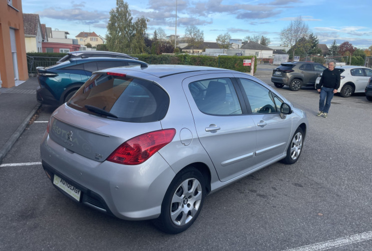 Peugeot 308 1.6 e-HDi115 FAP Business Pack 5p