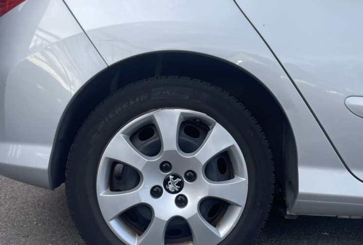 Peugeot 308 1.6 e-HDi115 FAP Business Pack 5p