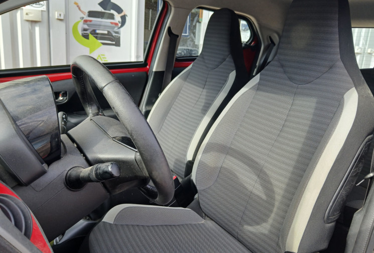 Toyota Aygo II Phase 2 1.0 VVTi 12V 72 X-PLAY 