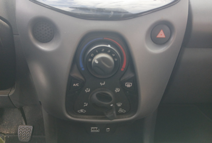 Toyota Aygo II Phase 2 1.0 VVTi 12V 72 X-PLAY 