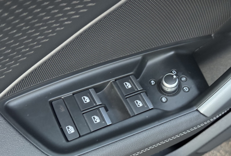 Audi A3 SPORTBACK 35 TDI 150 S LINE S-TRONIC7 * MATRIX LED * TOIT OUVRANT * SHADOW LINE * GARANTIE