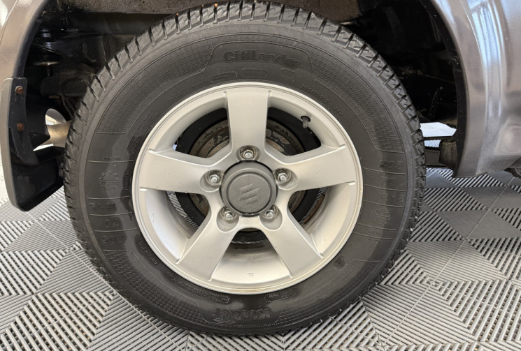 Suzuki Jimny 1.3 i 16V 4WD 85 / ORIGINE FRANCE / BLUETOOTH