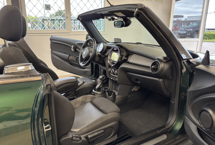 Mini Mini 3  CABRIOLET COOPER 1.5 I 136 BVA CHILI 