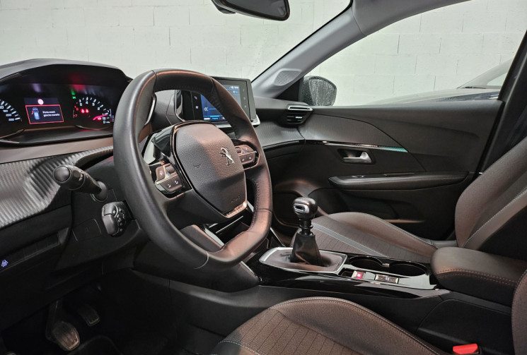 Peugeot 208 100 cv allure pack / carplay