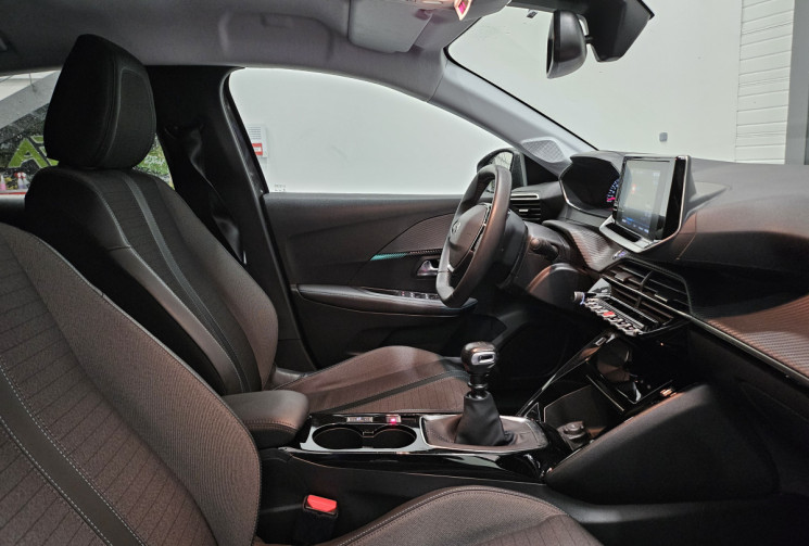 Peugeot 208 100 cv allure pack / carplay