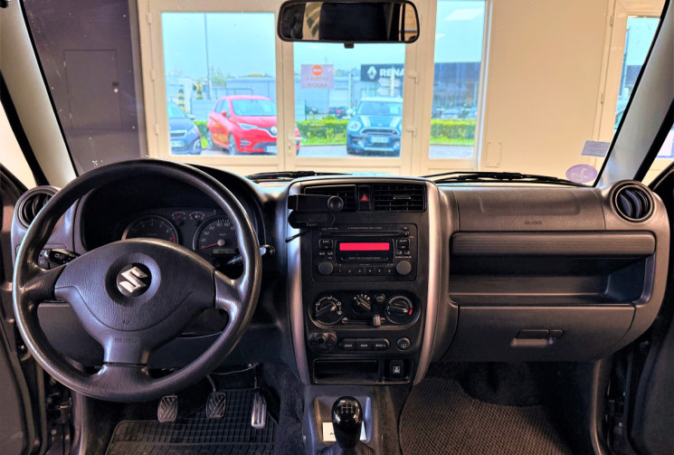 Suzuki Jimny 1.3 i 16V 4WD 85 / ORIGINE FRANCE / BLUETOOTH