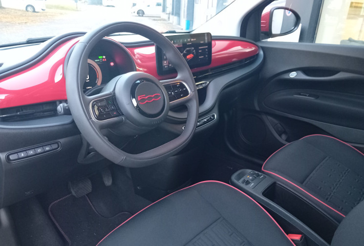 FIAT 500 E RED 95 CH