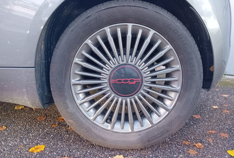 FIAT 500 E RED 95 CH