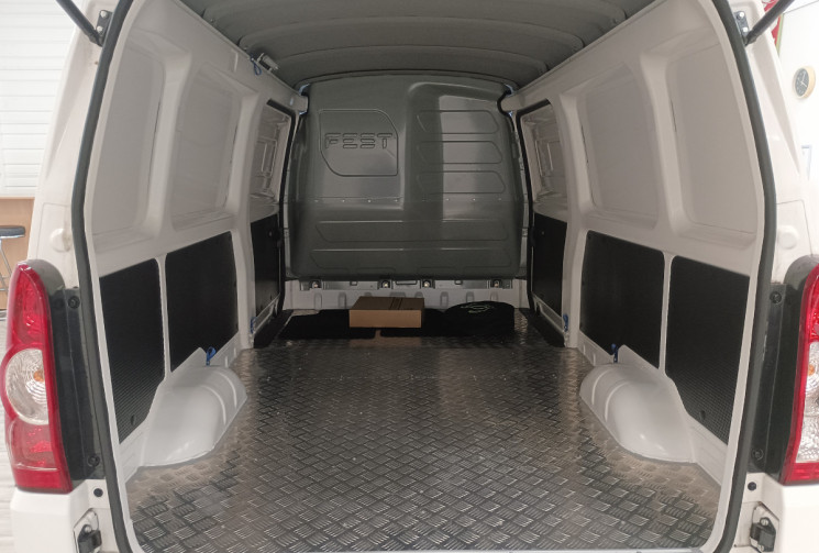 FEST E-Box M electric 82 cv 100% electrique 270km d'autonomie