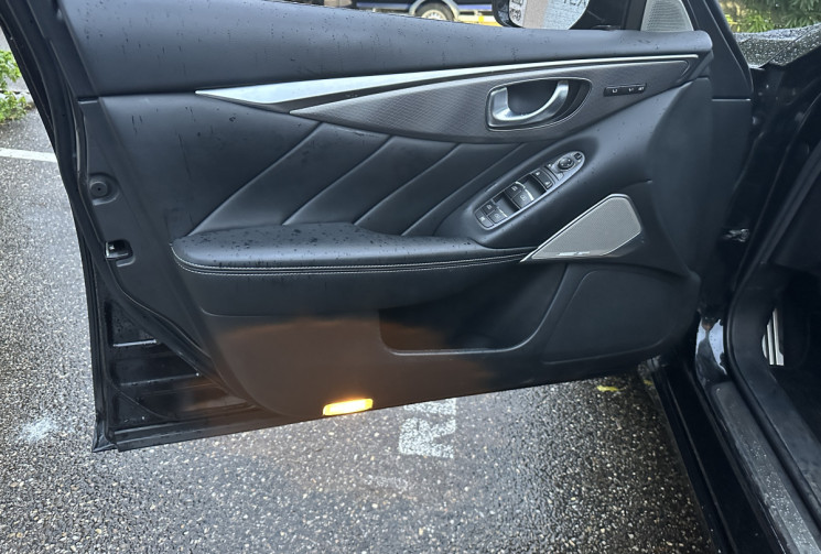 Infinity Q50 2.2d 170ch Premium / Toit ouvrant / Sièges élec. à mémoire / Sièges chauffants