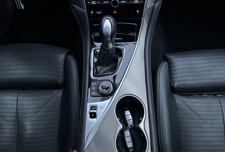 Infinity Q50 2.2d 170ch Premium / Toit ouvrant / Sièges élec. à mémoire / Sièges chauffants