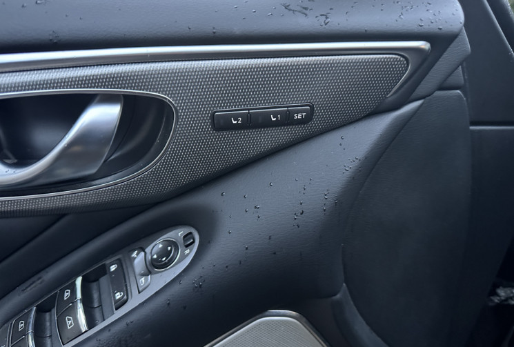 Infinity Q50 2.2d 170ch Premium / Toit ouvrant / Sièges élec. à mémoire / Sièges chauffants