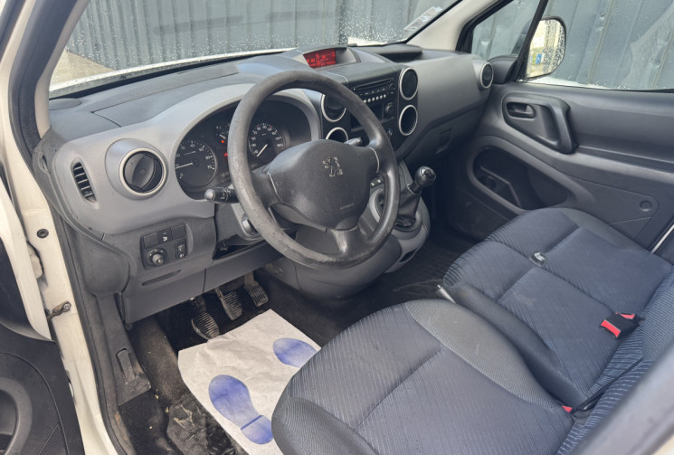 Peugeot Partner 1.6 HDi 16V Fourgon 90 cv Peugeot Partner 1.6 HDi 16V Fourgon 90 cv