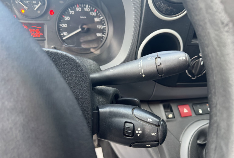 Peugeot Partner 1.6 HDi 16V Fourgon 90 cv Peugeot Partner 1.6 HDi 16V Fourgon 90 cv