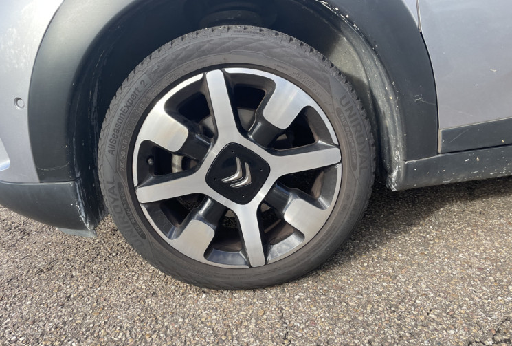 Citroën C4 CACTUS 1.6 Hdi 120 ch Shine EAT6 / Caméra de recul / Toit Pano / Boite Auto / Carplay/ Citroën C4 CACTUS 1.6 Hdi 120 ch Shine EAT6 / Caméra de recul / Toit Pano / Boite Auto / Carplay/
