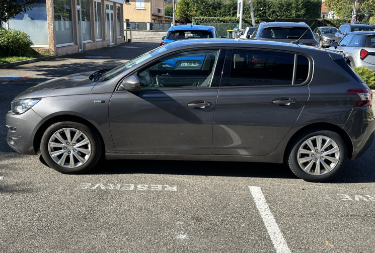 Peugeot 308 1.2 PURETECH 110 CH STYLE / MOTEUR NEUF FACTURE PEUGEOT