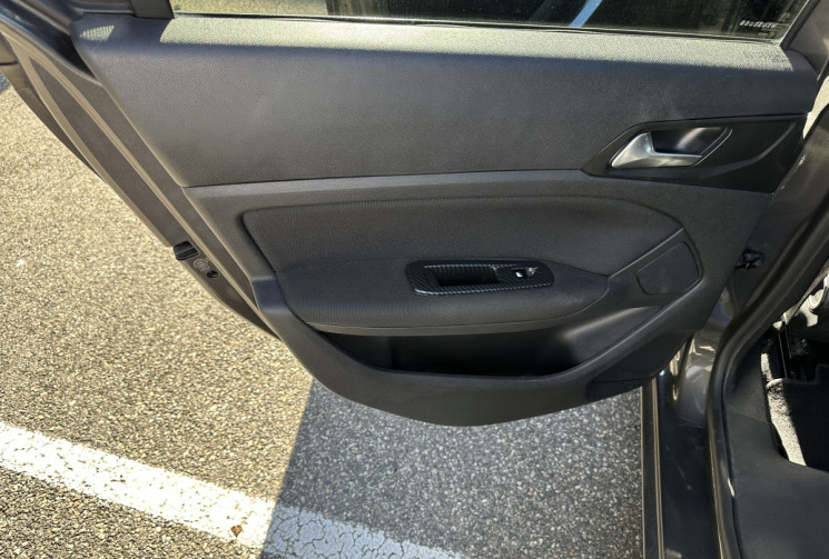 Peugeot 308 1.2 PURETECH 110 CH STYLE / MOTEUR NEUF FACTURE PEUGEOT