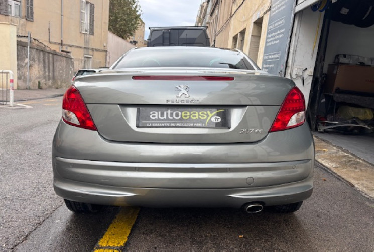 Peugeot 207 CC feline 1.6 HDi FAP 112 cv origine France / GPS / SIEGES CHAUFFANT / TEL /  ALARMA 