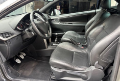 Peugeot 207 CC feline 1.6 HDi FAP 112 cv origine France / GPS / SIEGES CHAUFFANT / TEL /  ALARMA 
