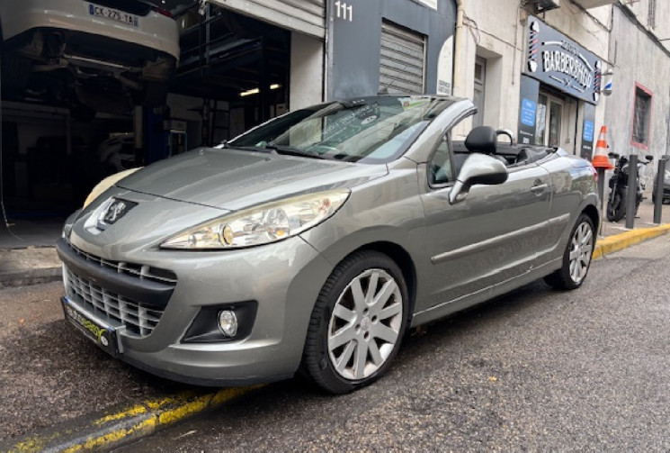 Peugeot 207 CC feline 1.6 HDi FAP 112 cv origine France / GPS / SIEGES CHAUFFANT / TEL /  ALARME