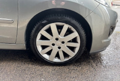 Peugeot 207 CC feline 1.6 HDi FAP 112 cv origine France / GPS / SIEGES CHAUFFANT / TEL /  ALARME