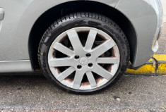 Peugeot 207 CC feline 1.6 HDi FAP 112 cv origine France / GPS / SIEGES CHAUFFANT / TEL /  ALARME