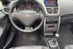 Peugeot 207 CC feline 1.6 HDi FAP 112 cv origine France / GPS / SIEGES CHAUFFANT / TEL /  ALARMA 